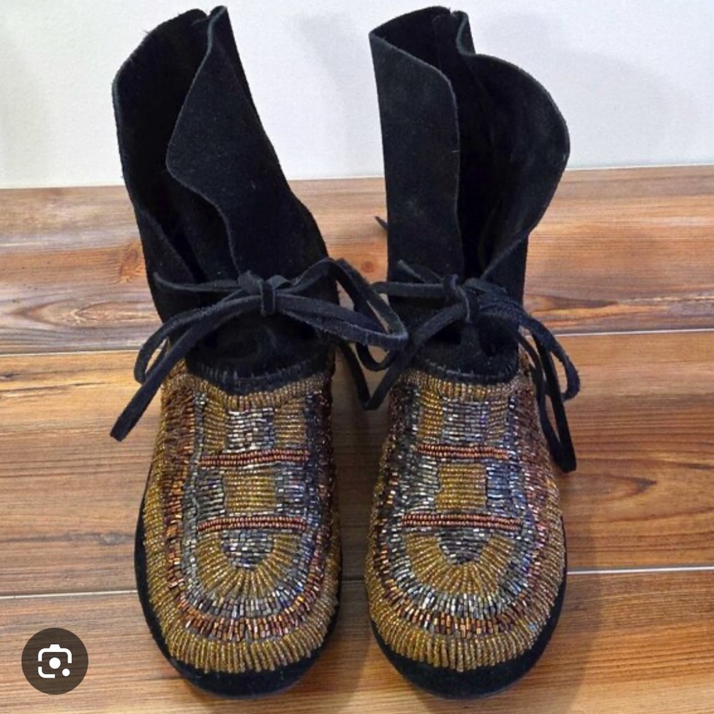 House of Harlow 1960 Maddie Madison Beaded Moccasins